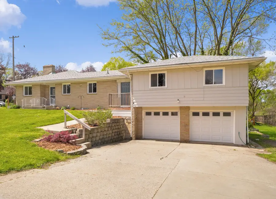 1605 Bridge Street Nw, Grand Rapids, MI 49504 - #3