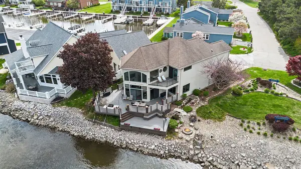 2309 Riverside Pointe Drive, St. Joseph, MI 49085