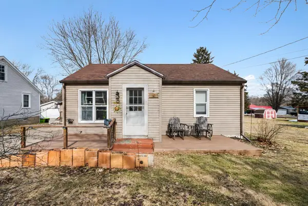 1008 W Grove Street, Greenville, MI 48838
