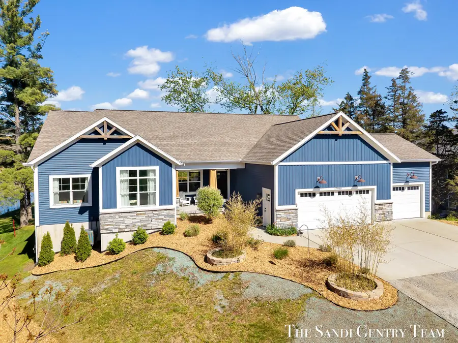 17940 Cove Street, Spring Lake, MI 49456 - #2