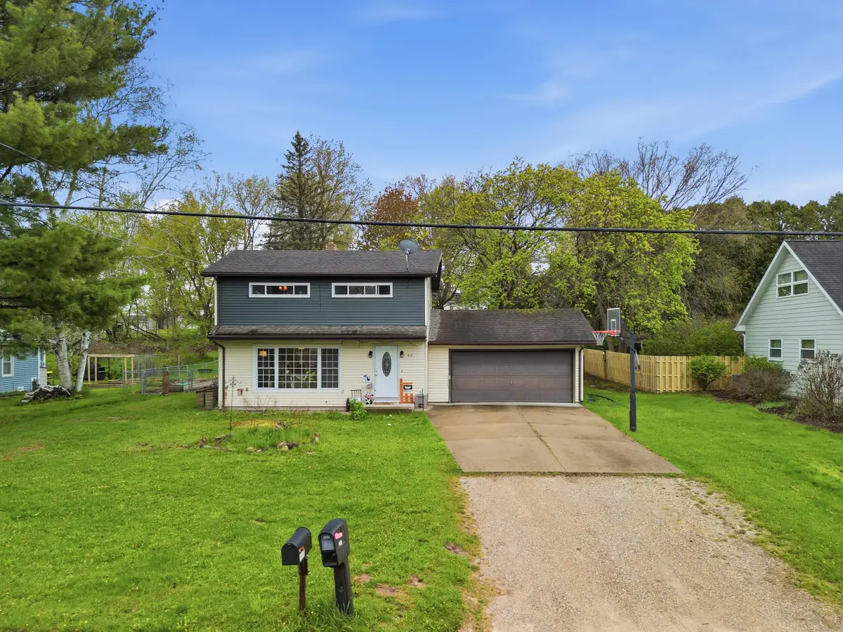 413 W Church Avenue, Reed City, MI 49677 - #1