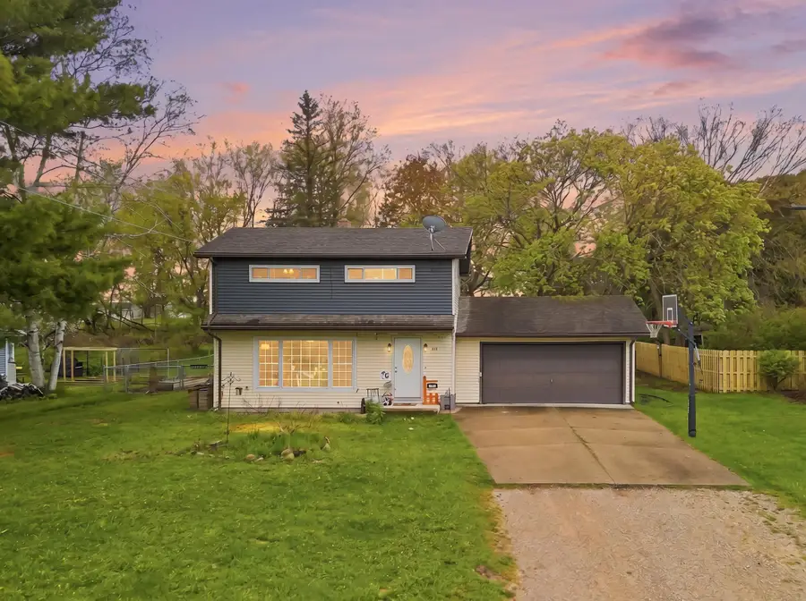 413 W Church Avenue, Reed City, MI 49677 - #3