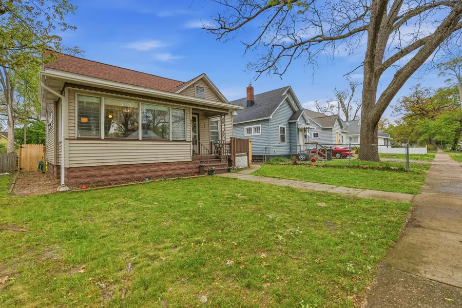944 E Isabella Avenue, Muskegon, MI 49442 - #3