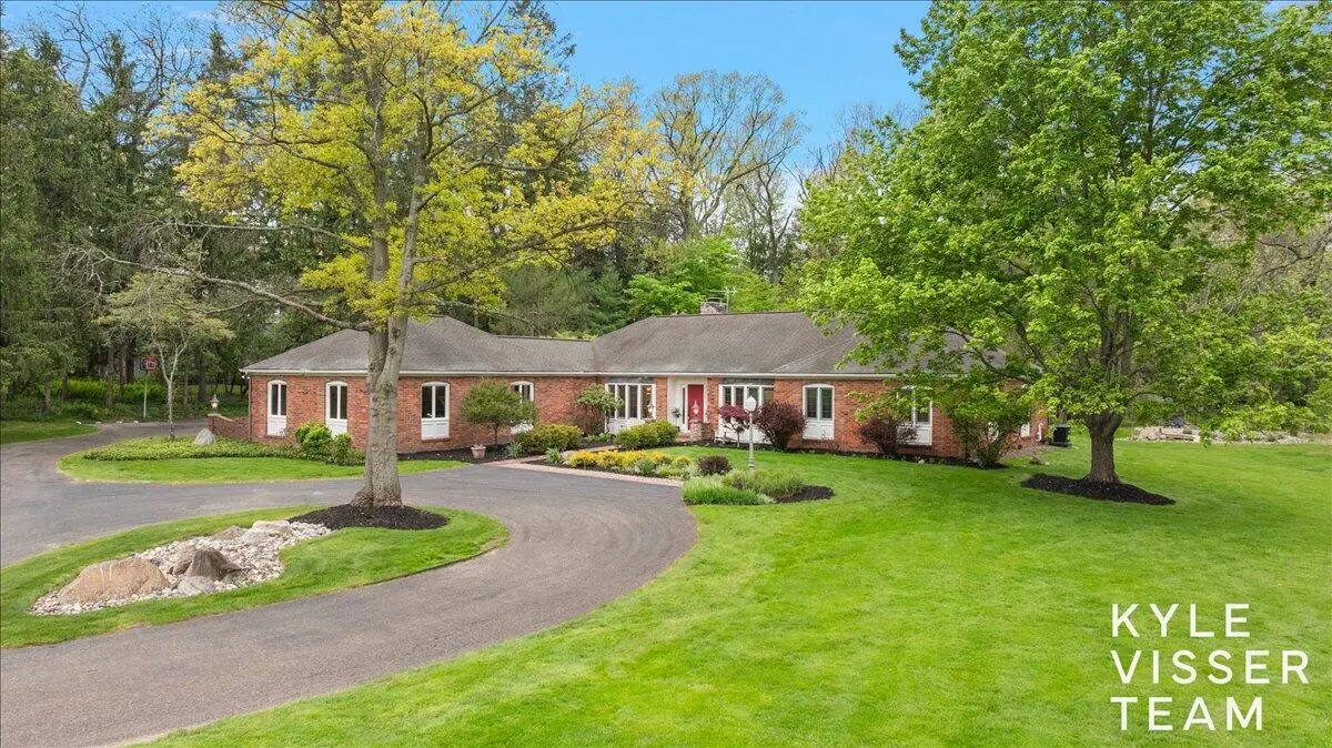 1585 River Oaks Drive Se, Ada, MI 49301 - #1