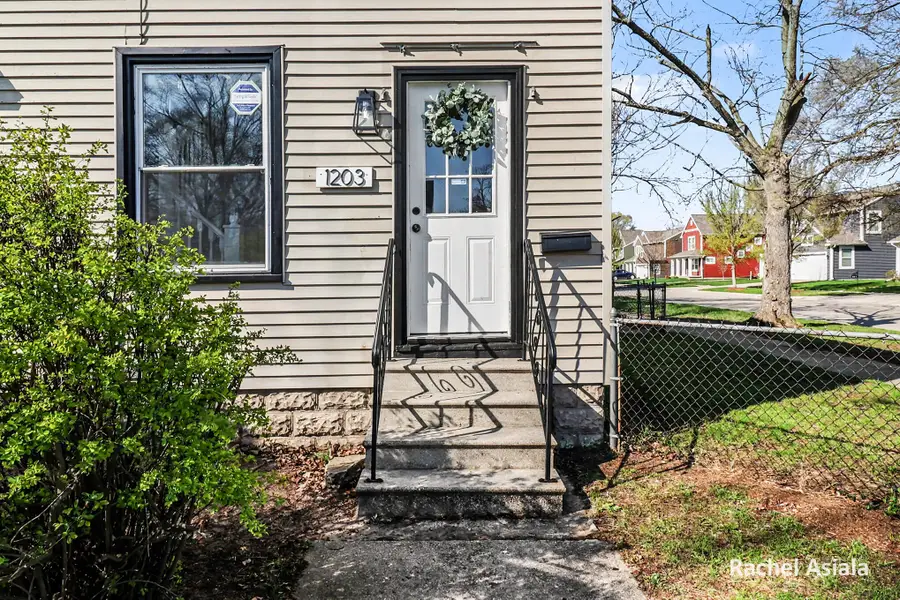 1203 4th Street, Muskegon, MI 49441 - #2