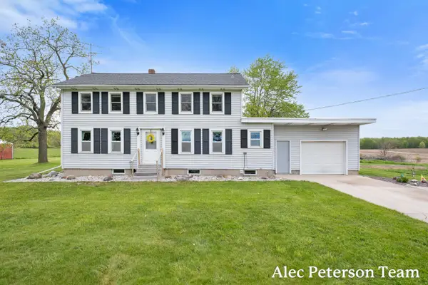 15799 40th Avenue, Coopersville, MI 49404