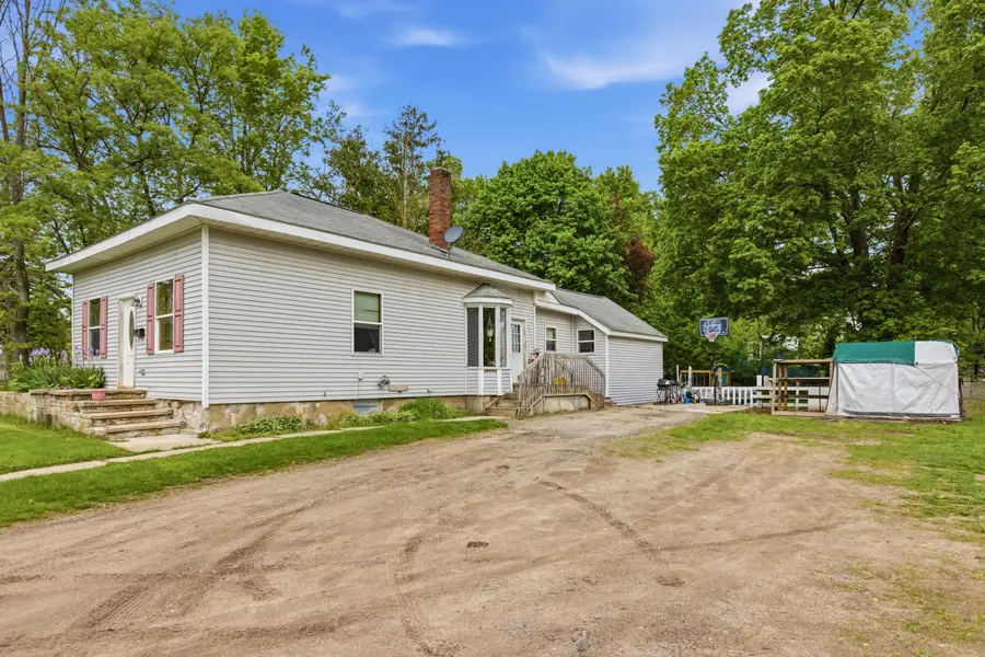 52 W Chicago Street, Quincy, MI 49082 - #3