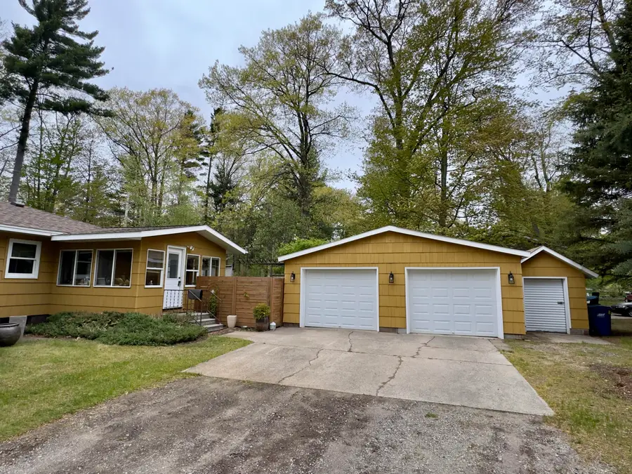 19105 Glendale Circle, Spring Lake, MI 49456 - #2