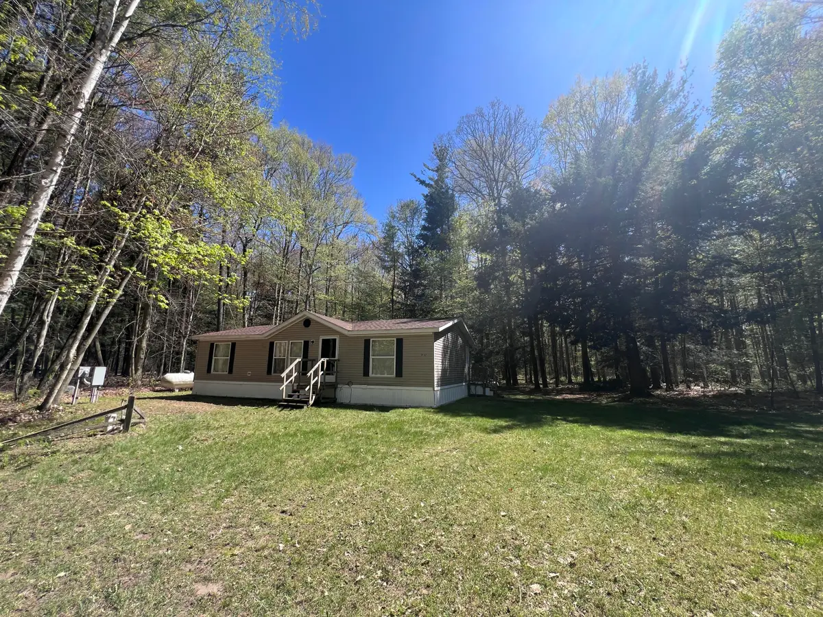 5932 E Partridge Lane, Newaygo, MI 49337 - #1