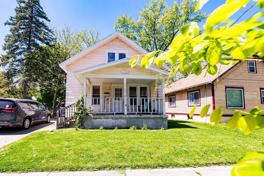 911 Dorchester Avenue Sw, Grand Rapids, MI 49503 - #3