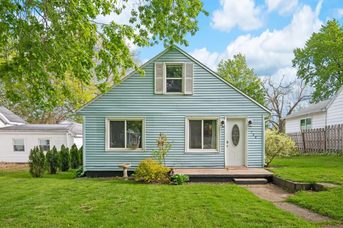 708 W Roe Street, Buchanan, MI 49107 - #1