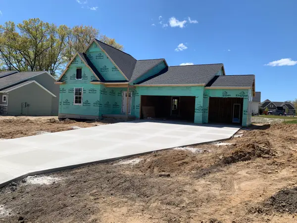 7840 Woodhurst Drive Ne, Rockford, MI 49341