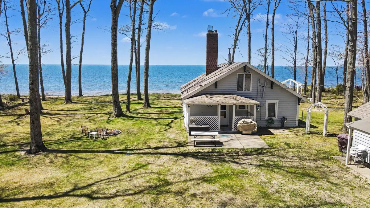 2013 N Scenic Drive, Muskegon, MI 49445 - #1