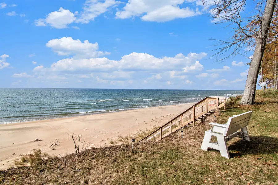 2013 N Scenic Drive, Muskegon, MI 49445 - #2