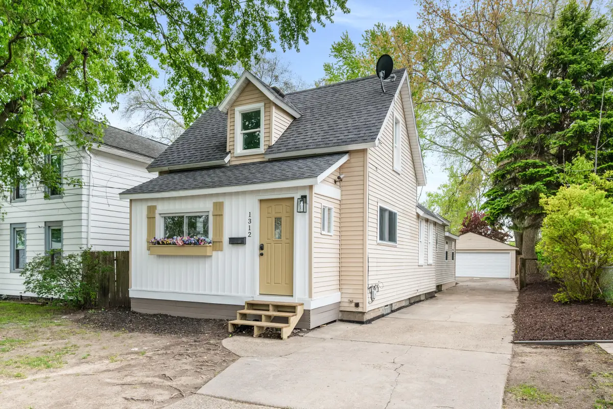 1312 Crosby Street Nw, Grand Rapids, MI 49504 - #1