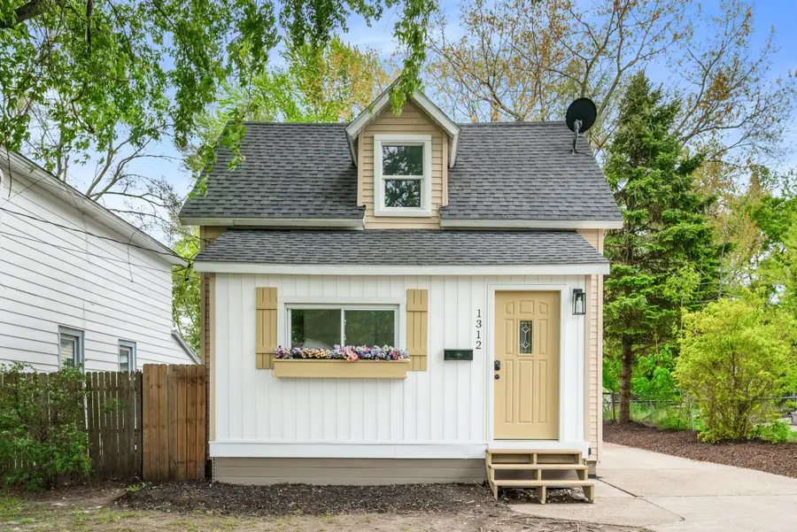 1312 Crosby Street Nw, Grand Rapids, MI 49504 - #3