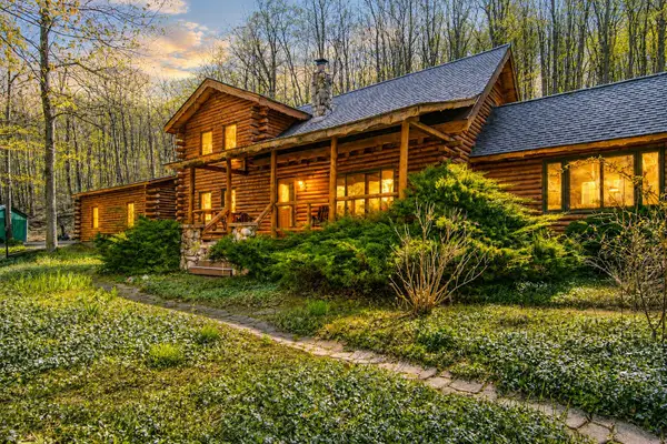 151 S Crestwood Drive, Suttons Bay, MI 49682