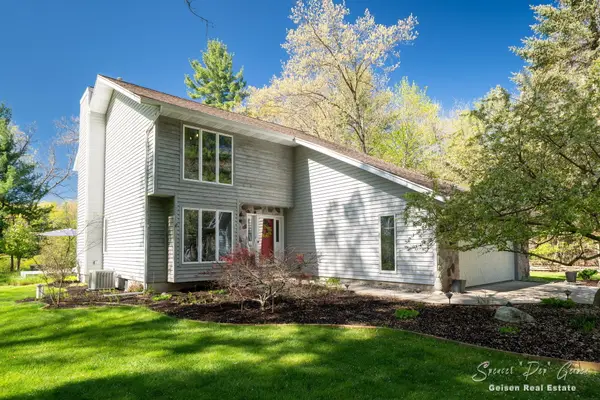 8717 River Oaks Circle, Greenville, MI 48838