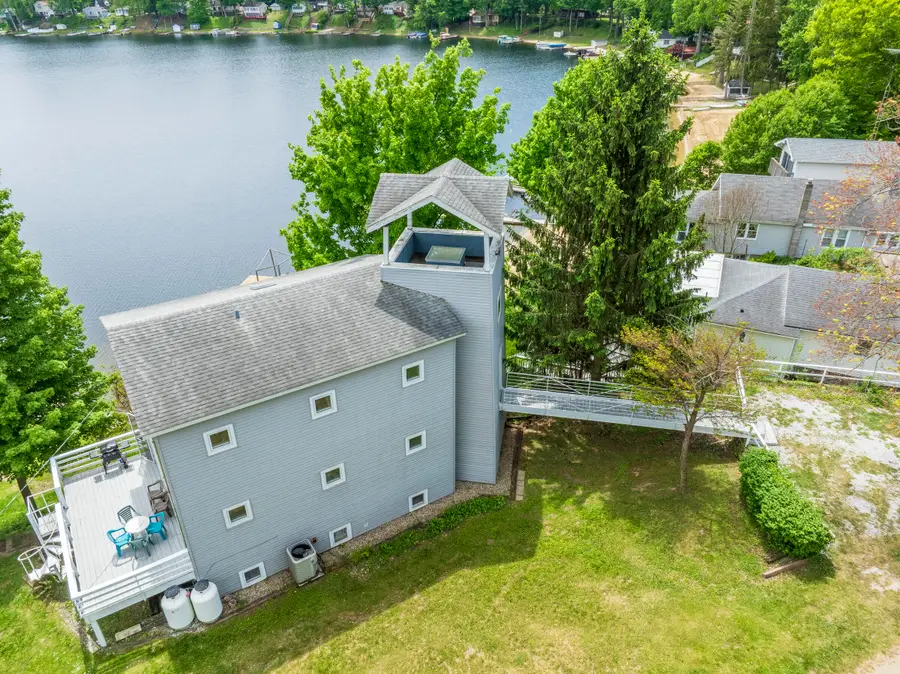 15657 Lakeview Drive, Buchanan, MI 49107 - #2