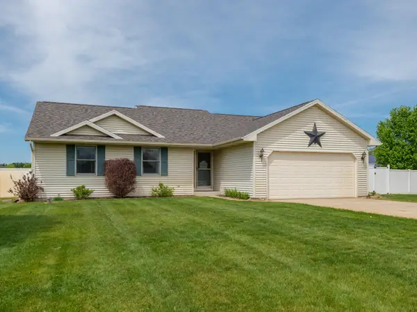 53322 Rolling Meadow Boulevard, Paw Paw, MI 49079