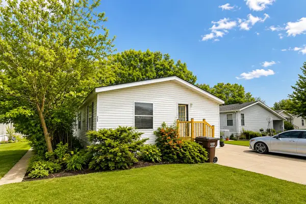 466 Pine Cone Trail, Monroe, MI 48161