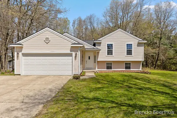 10950 Debbie Drive, Greenville, MI 48838