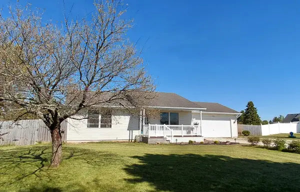 52821 County Road 657, Paw Paw, MI 49079