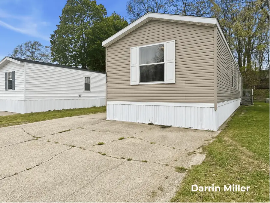 1436 Sarnia Street, Norton Shores, MI 49444 - #3