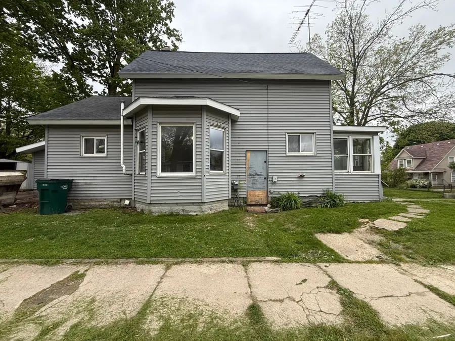 1801 S Washington Avenue, Lansing, MI 48910 - #3