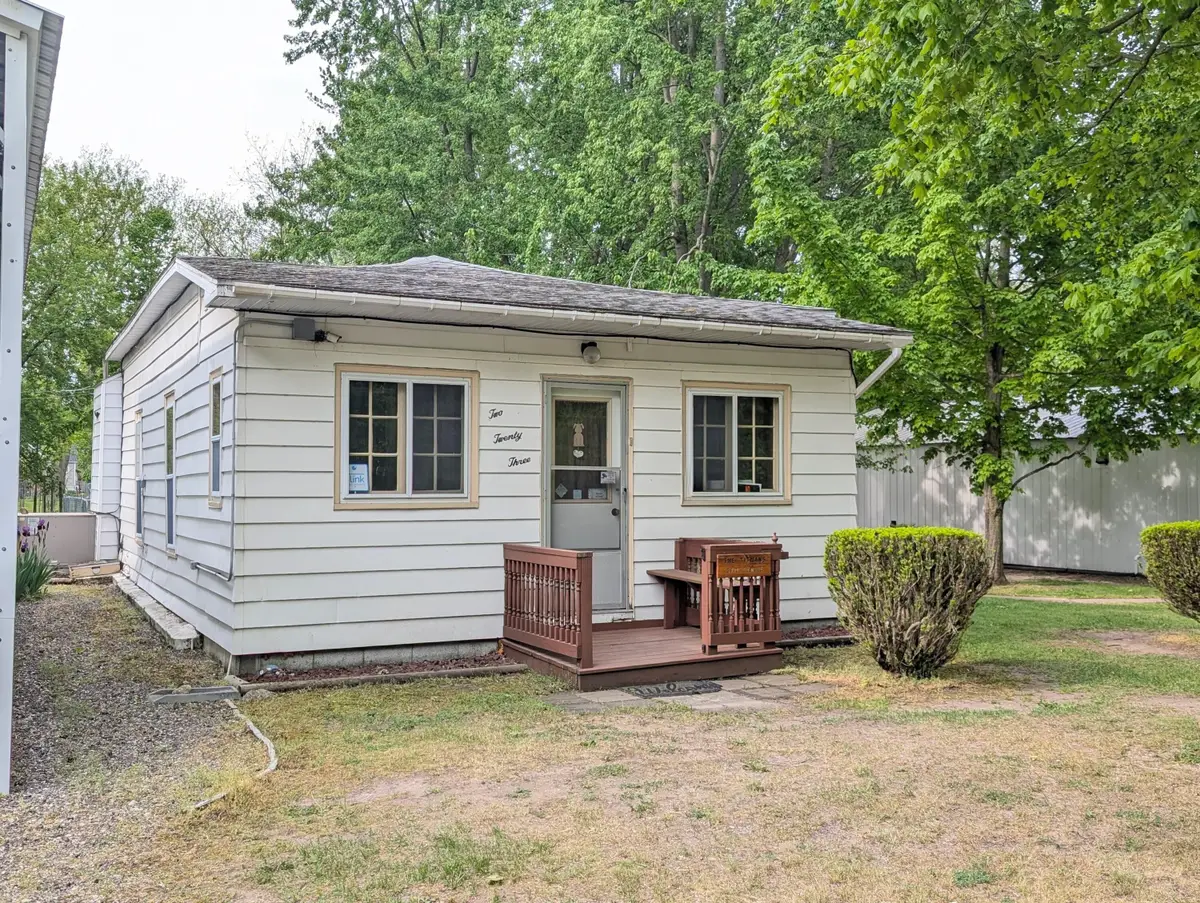 223 W High Street, Bangor, MI 49013 - #1