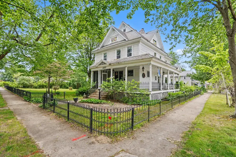 307 Center Street, Dowagiac, MI 49047 - #2