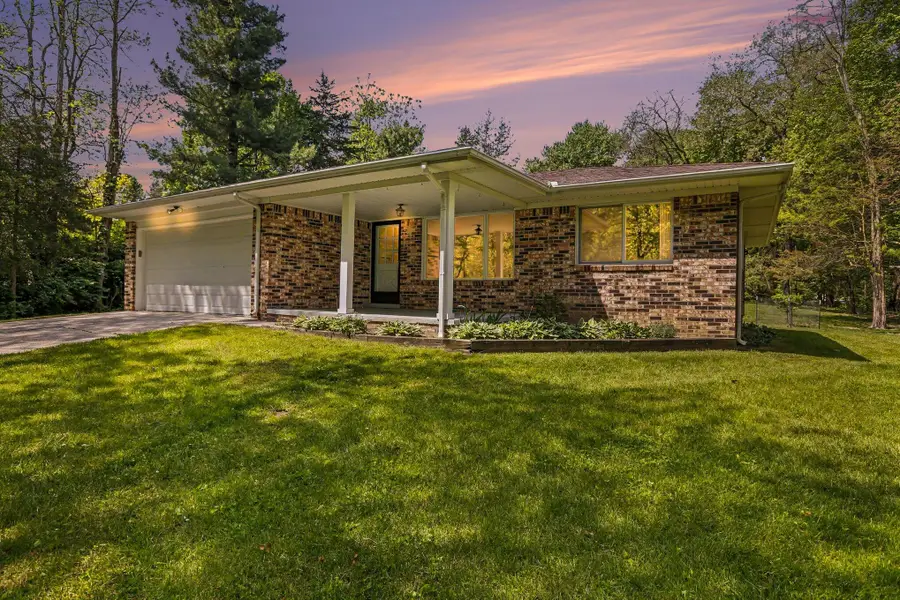 9610 Hamburg Court, Brighton, MI 48116 - #2