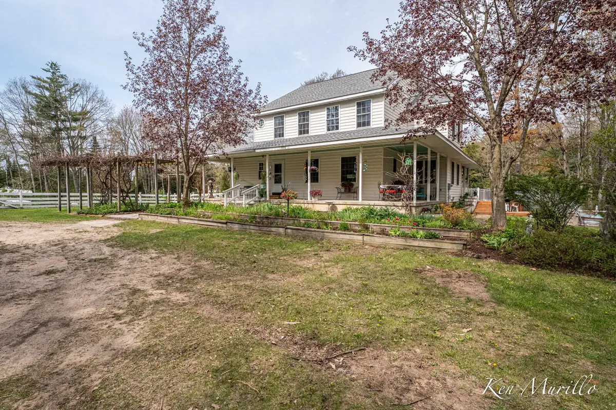 1519 N Roscommon Road, Roscommon, MI 48653 - #1