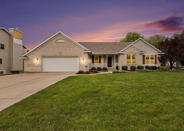 2045 Meadowdale Drive Nw, Grand Rapids, MI 49504