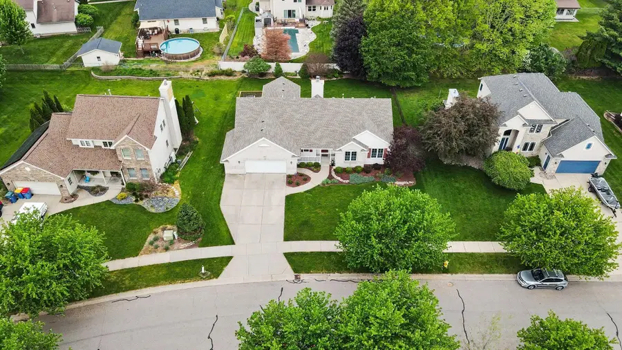 2045 Meadowdale Drive Nw, Grand Rapids, MI 49504 - #2