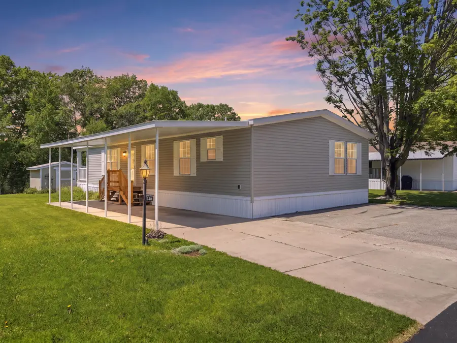 140 Tamarack Avenue Ne, Cedar Springs, MI 49319 - #3