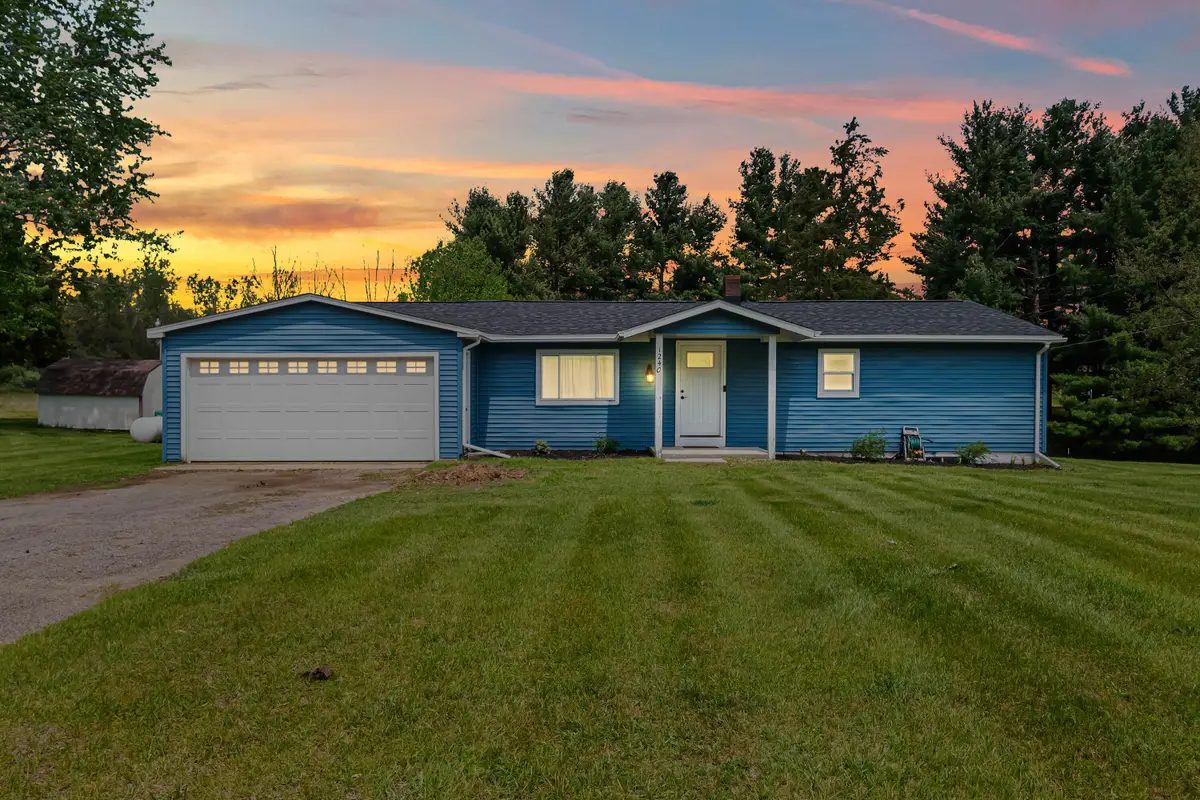 1240 E Hastings Lake Road, Jonesville, MI 49250 - #1