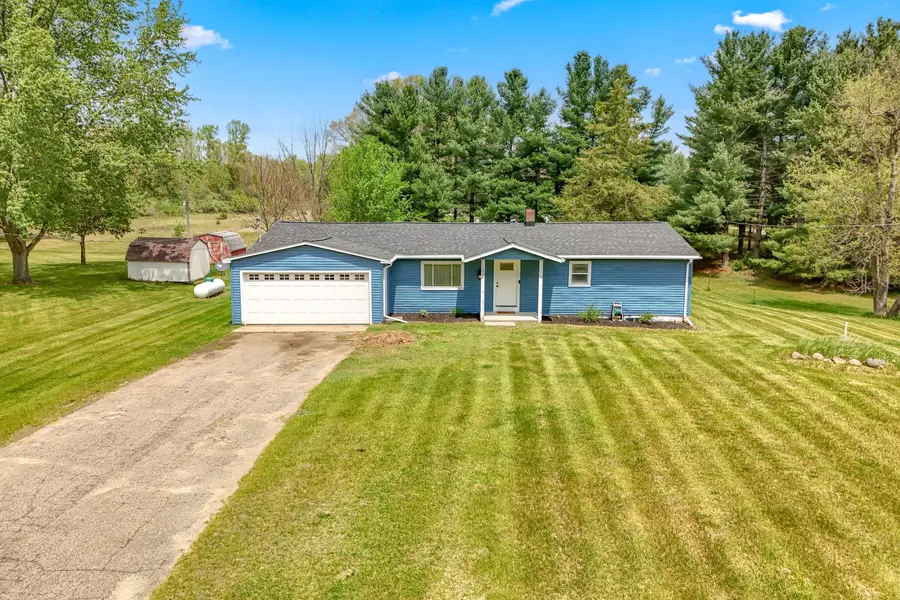 1240 E Hastings Lake Road, Jonesville, MI 49250 - #2