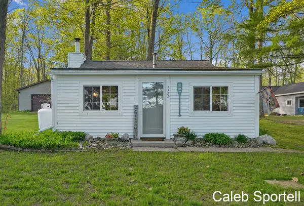 1983 Wolf Lake Drive, Baldwin, MI 49304