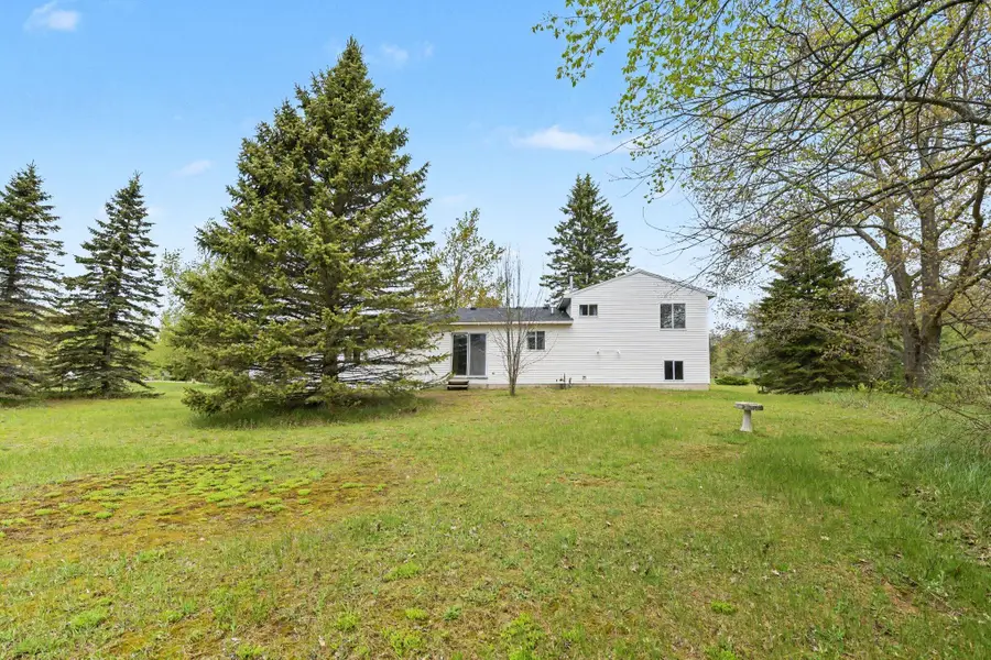 3880 Whispering Oaks Drive, Traverse City, MI 49696 - #2