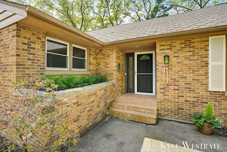 1575 Ridge Avenue, Muskegon, MI 49441 - #2