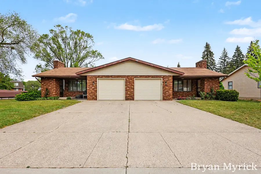 475-477 W 30th Street, Holland, MI 49423 - #2