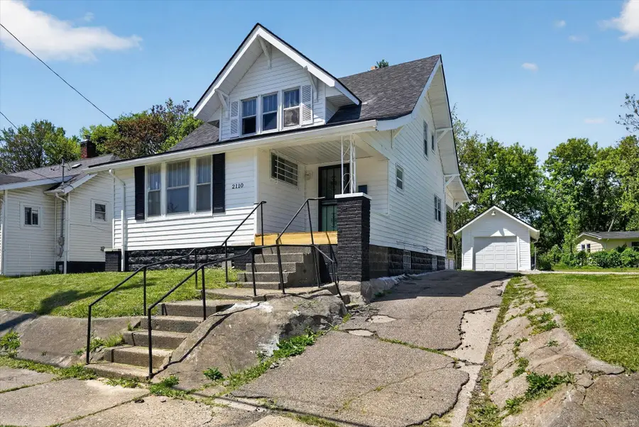 2110 S Grand Traverse Street, Flint, MI 48503 - #2