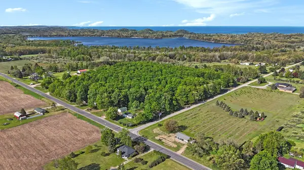 6193 S Pere Marquette Highway, Pentwater, MI 49449