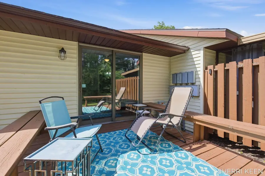 549 Maryland Avenue Ne #2, Grand Rapids, MI 49503 - #3