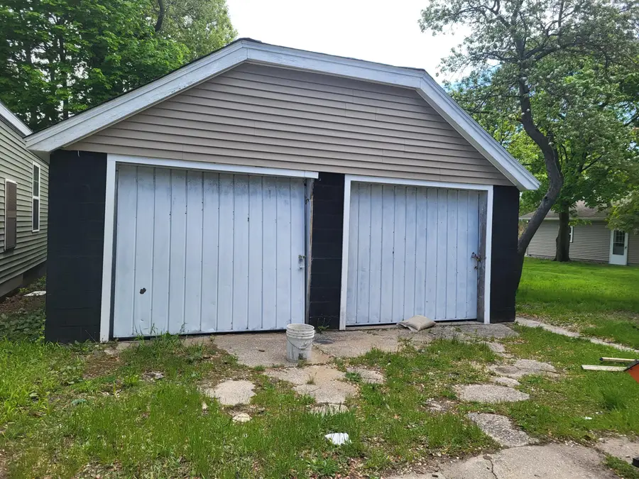 805 High Street, Manistee, MI 49660 - #2