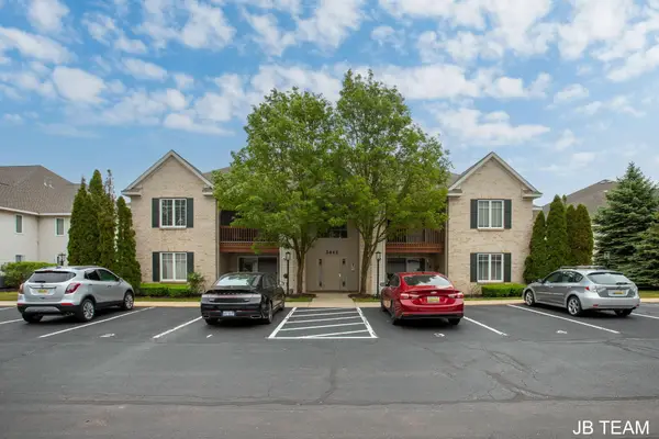 3042 W Crystal Waters Drive, Holland, MI 49424