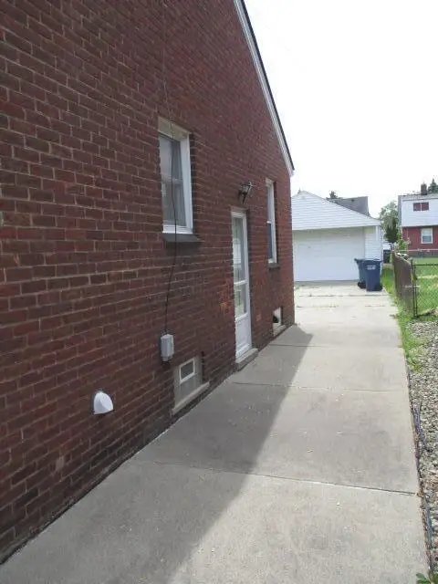 1425 Moran Avenue, Lincoln Park, MI 48146 - #3