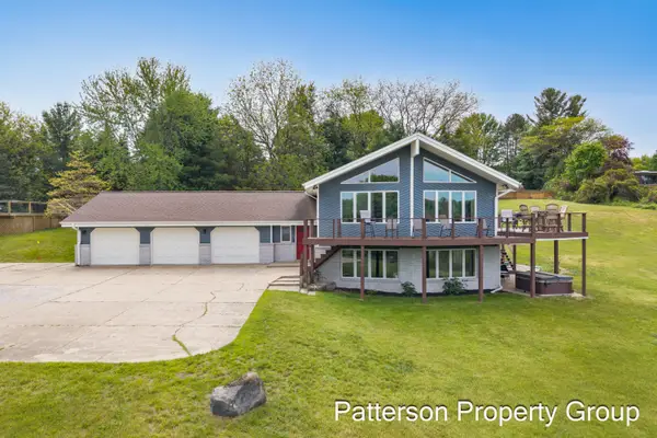 4154 S Sunset Drive, Fremont, MI 49412