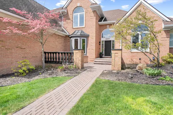 46571 Galway Drive, Novi, MI 48374